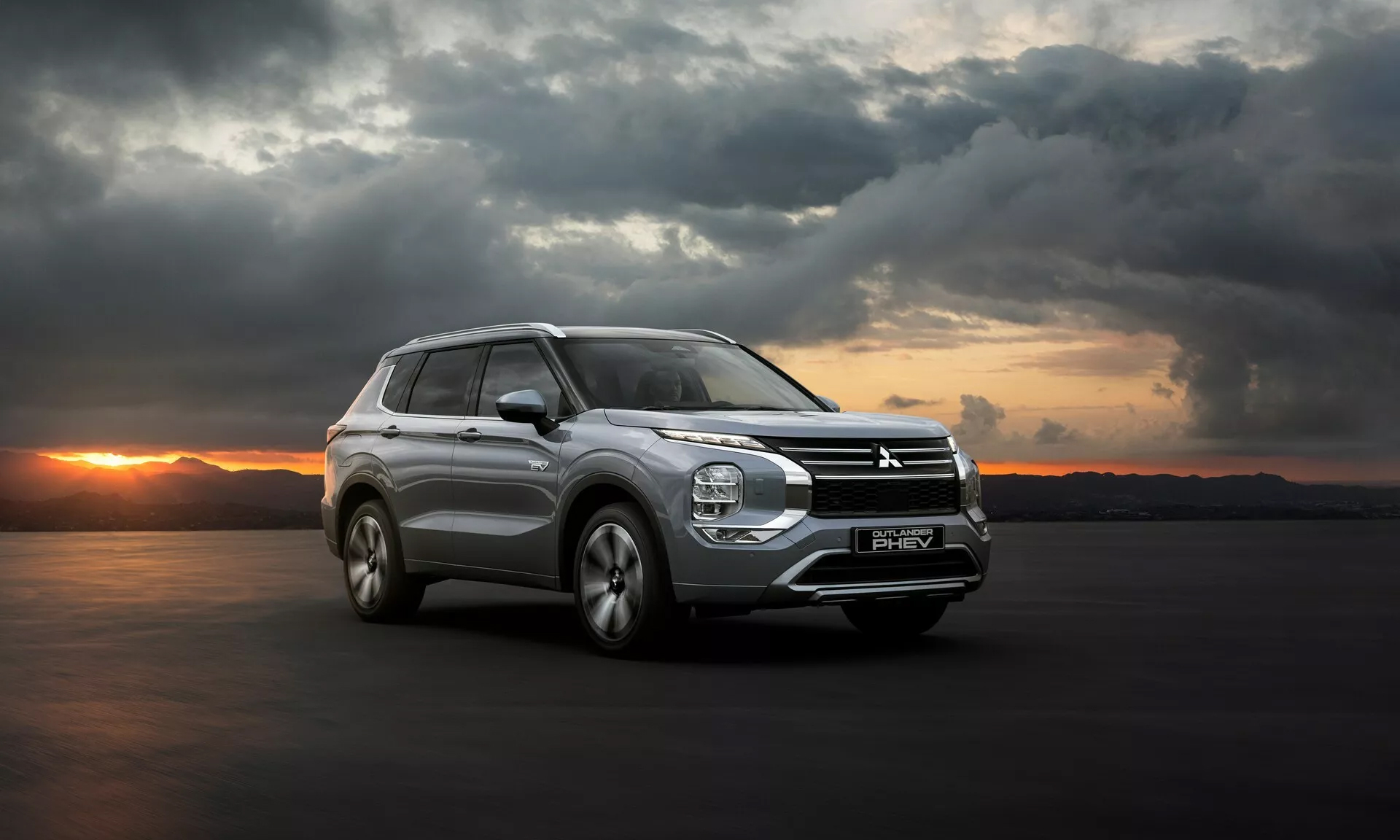 Mitsubishi-Outlander-PHEV-2025.jpg