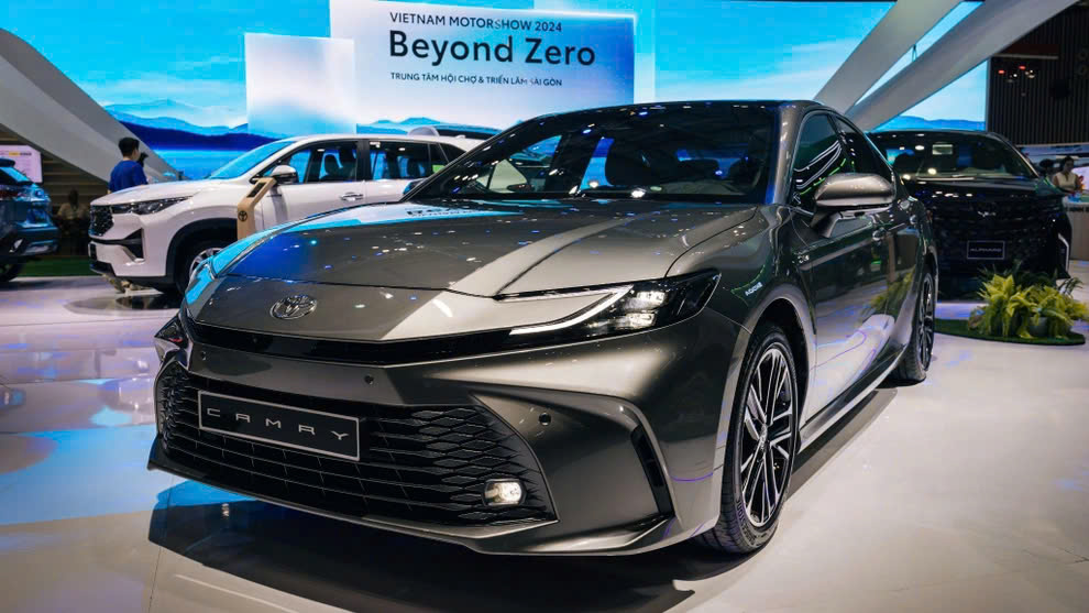 toyota-camry-2024-oto-cua-nam-phan-khuc-sedan-co-d-1.jpg