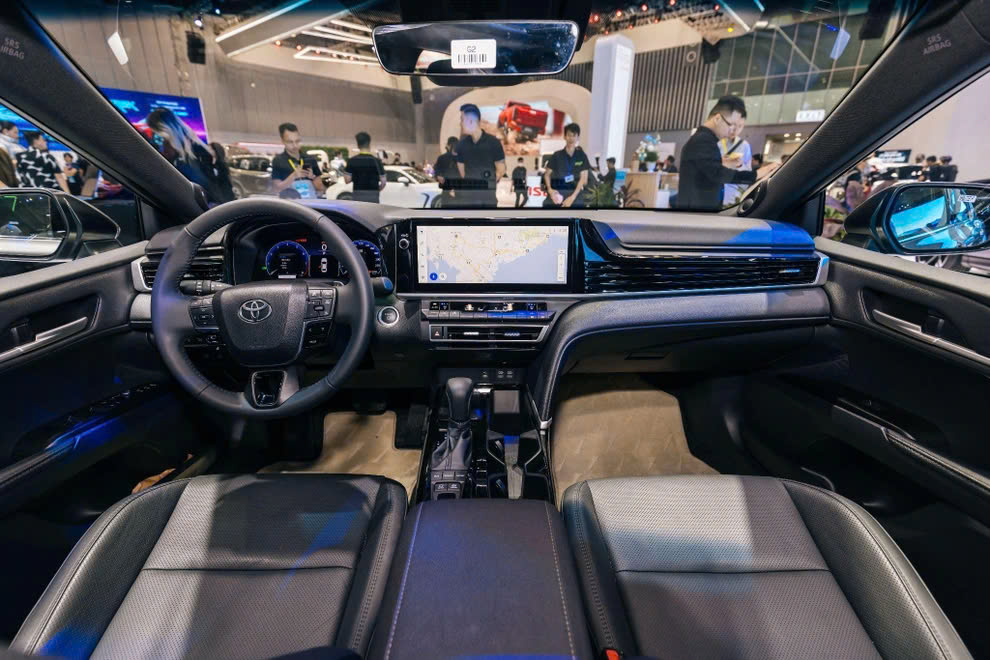 toyota-camry-2024-oto-cua-nam-phan-khuc-sedan-co-d-2.jpg
