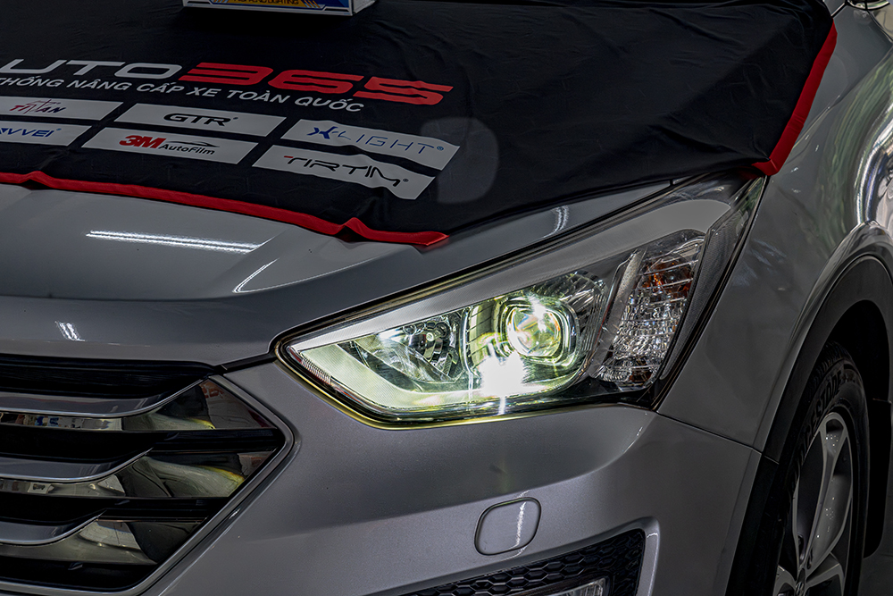 x-light-v20-square-1.jpg